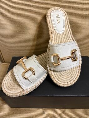MIA Cadiz Women’s Horsebit Espadrille Flat Slide Sandal in Bone Denim - Size 6.5
